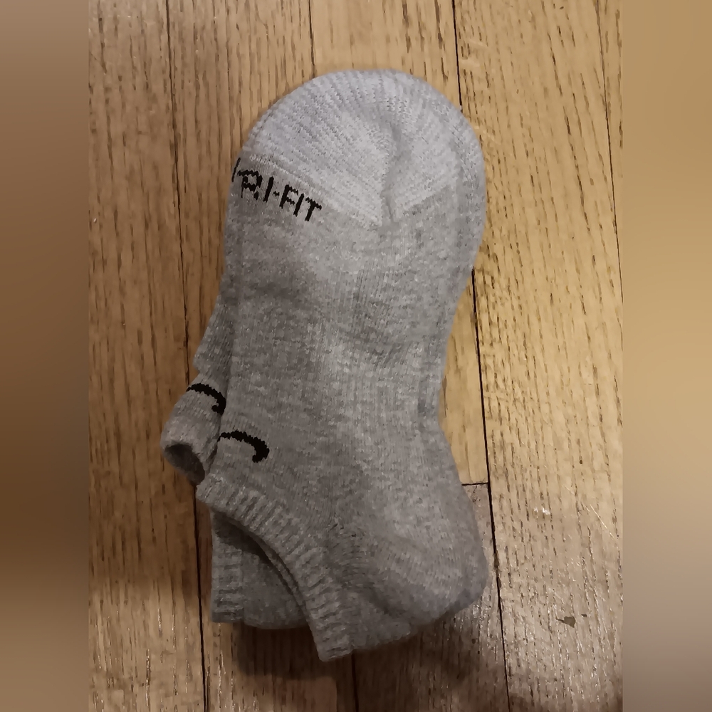 Nike no show dri fit socks